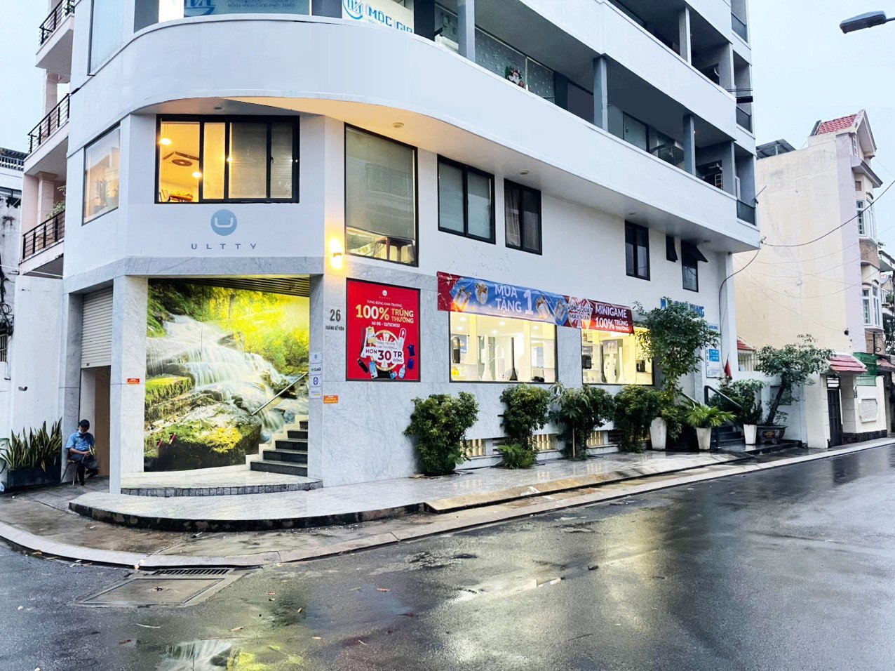 showroom-may-hut-bui