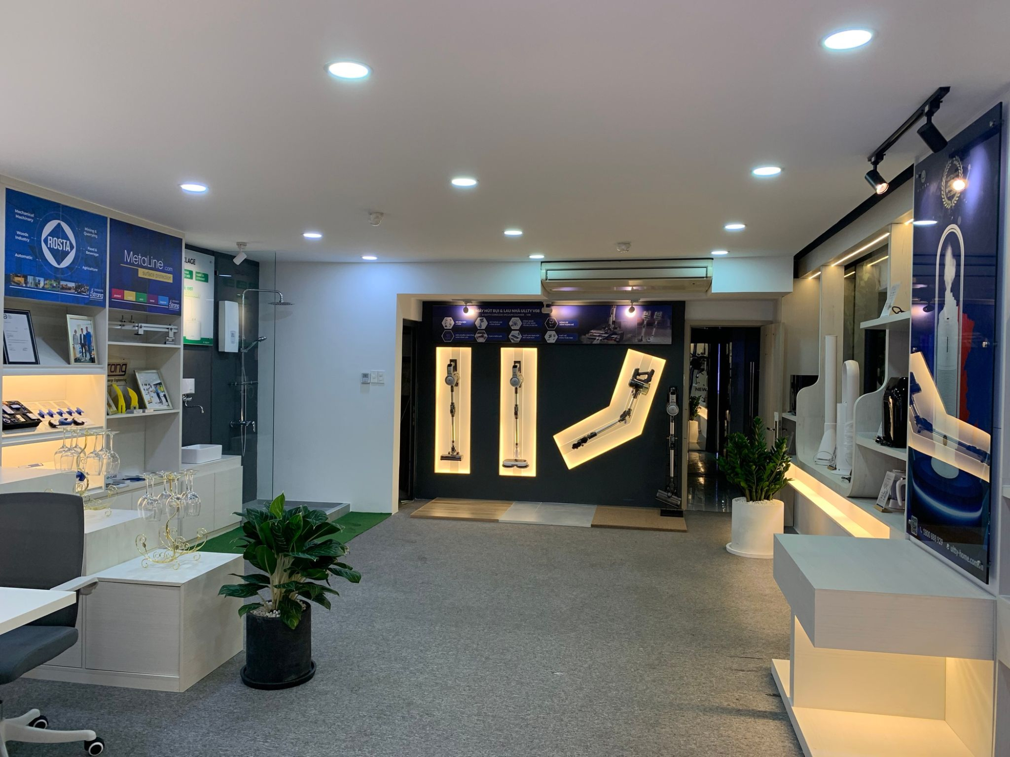 máy hút bụi cầm tay sạc pin